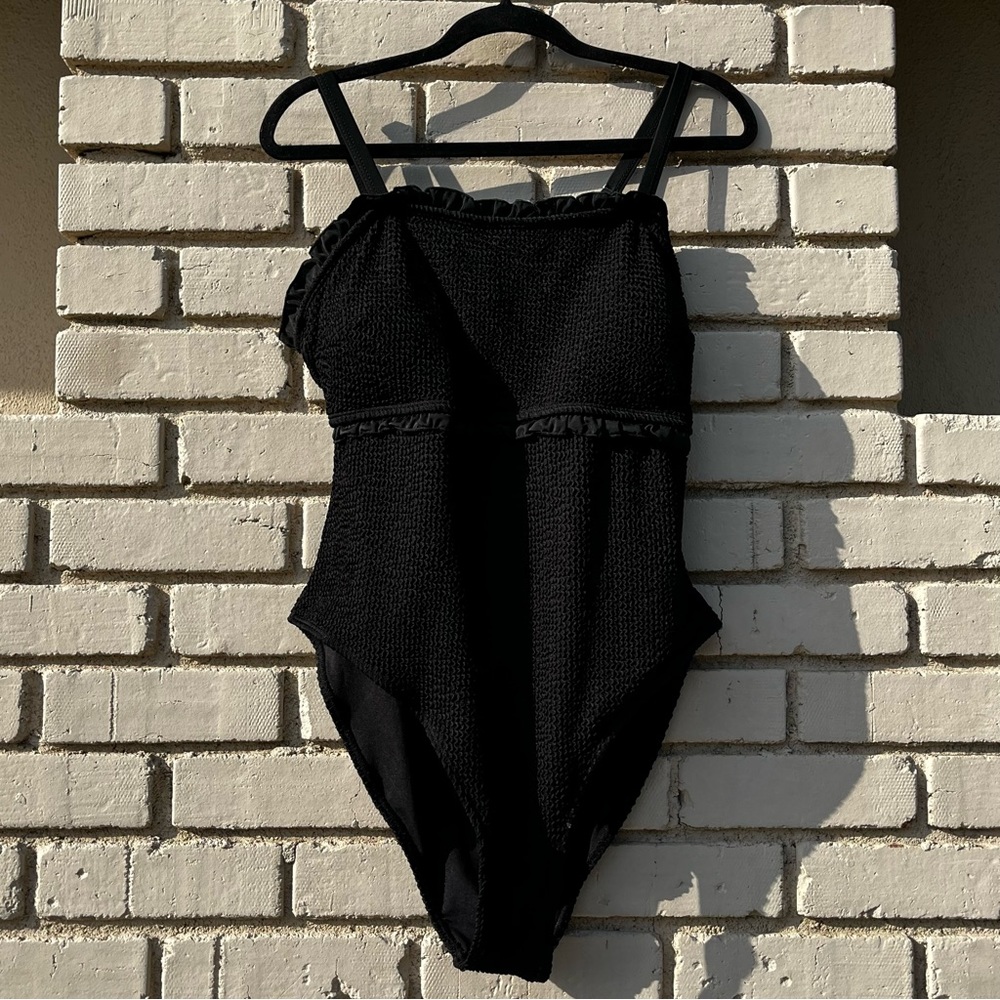 SHEIN Ribbed One Piece Swimsuit with Ruffled Trim in Black - Size 2XL